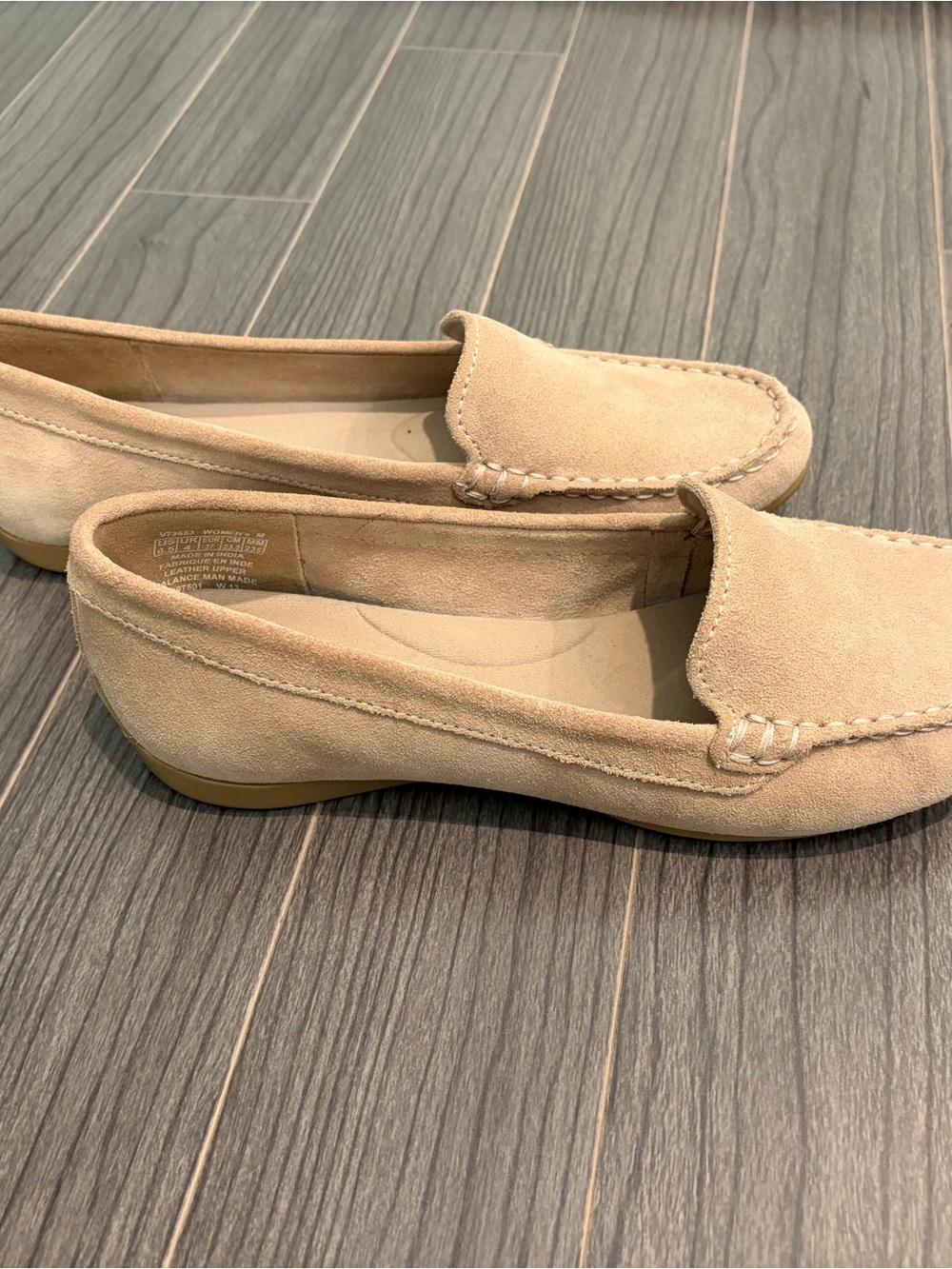 Rockport Women's Suede Driving Moccasins in Sand - Picture 4 of 7